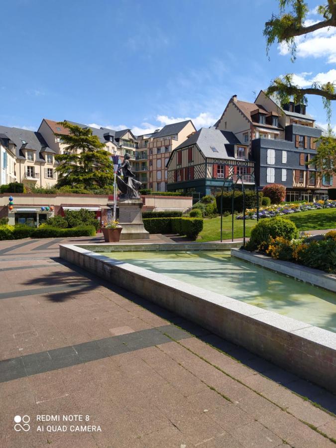 Bel appartement à Honfleur Extérieur photo